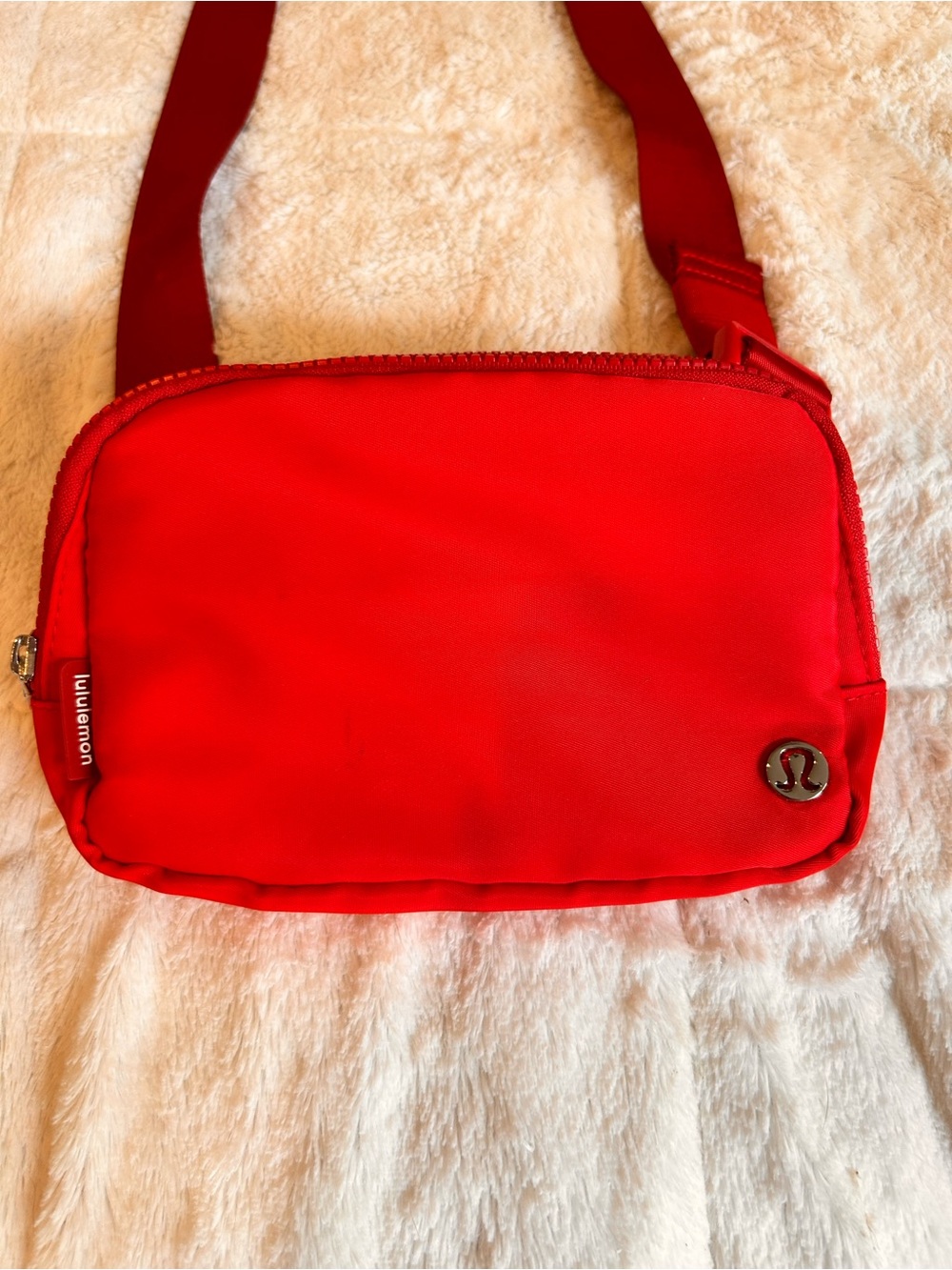lululemon Athletica Everywhere Crossbody Bag - Cherry/Silver Sling, 1L